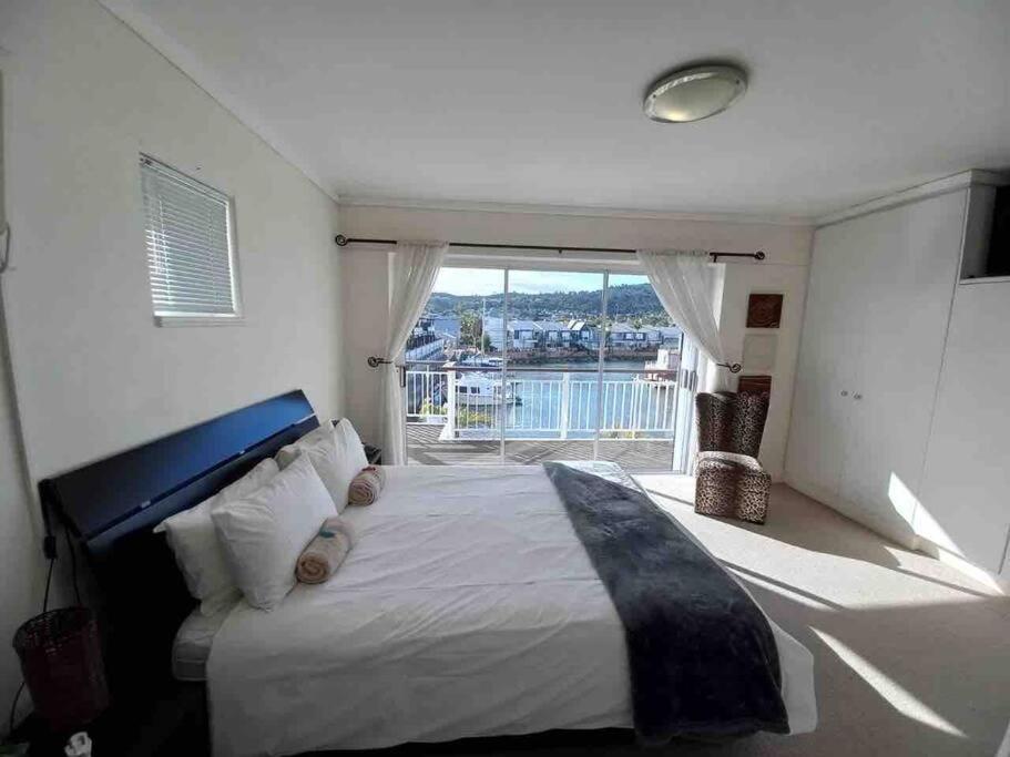 Waterfront - 1 South Quay Lovely Two Bed On Water Knysna Esterno foto